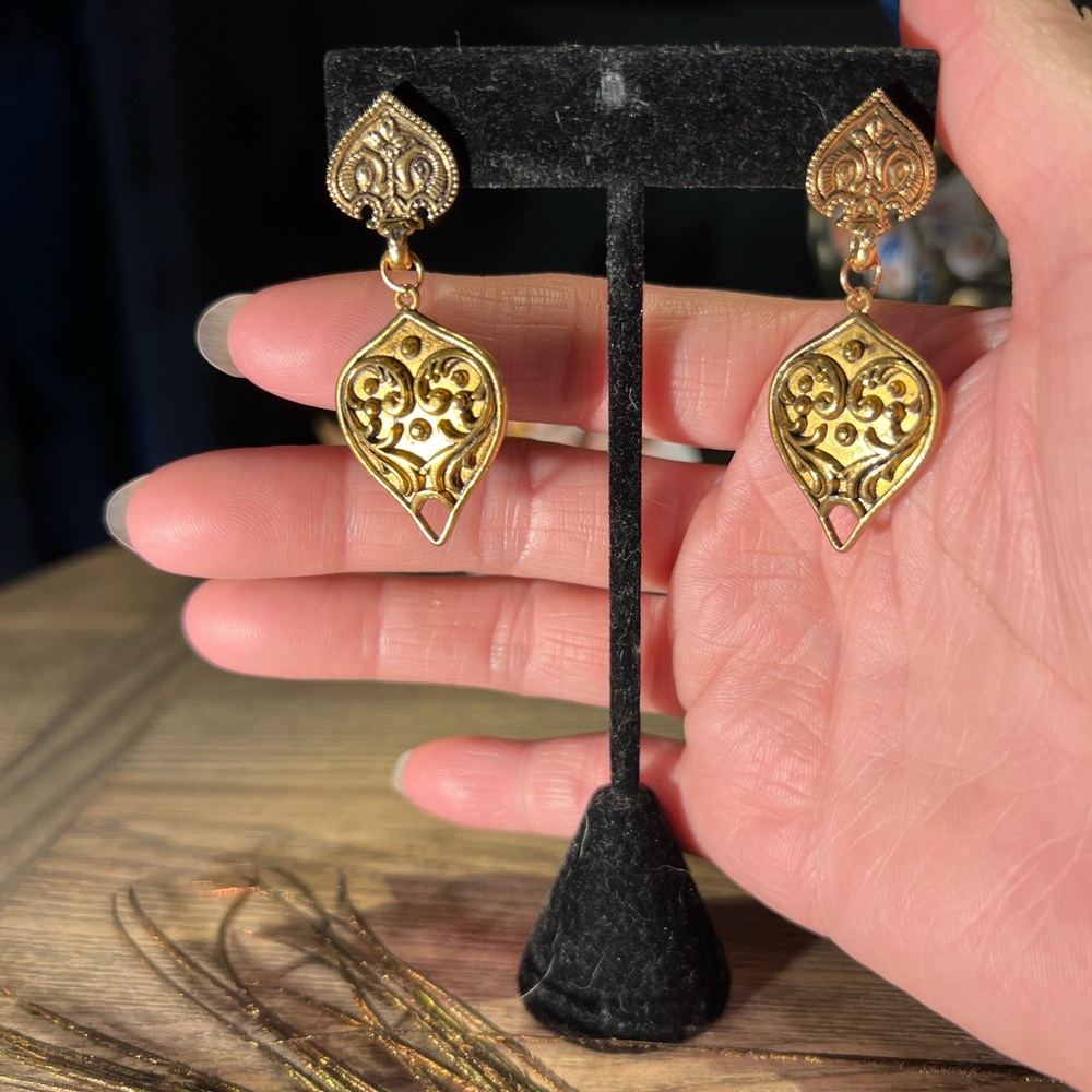 Unique Bargains Glamorous Gold Filigree Teardrop Earrings